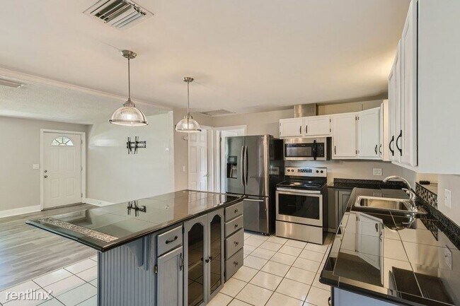 Building Photo - 3 br, 2 bath House - 1075 Jackmar Rd UNIT