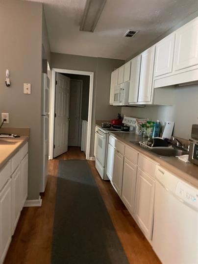 Foto del edificio - 513 Meadowland Ct