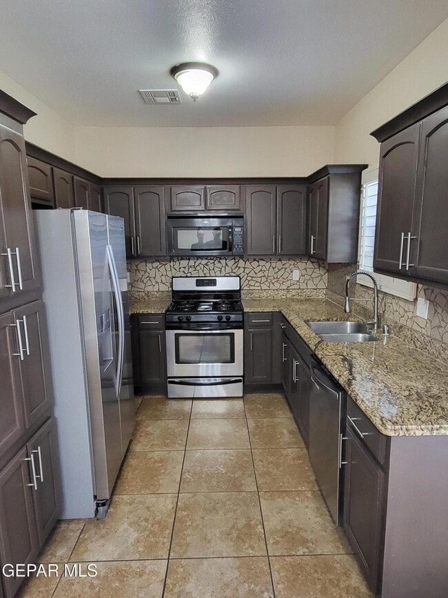 Foto del edificio - 14681 Spanish Point Dr