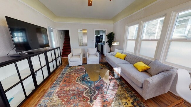 Photo - 2808 E Spring St House