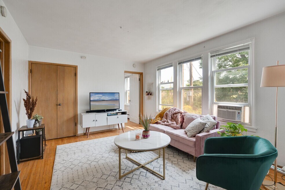 Foto principal - Newly Renovated & in the Heart of the Twin...