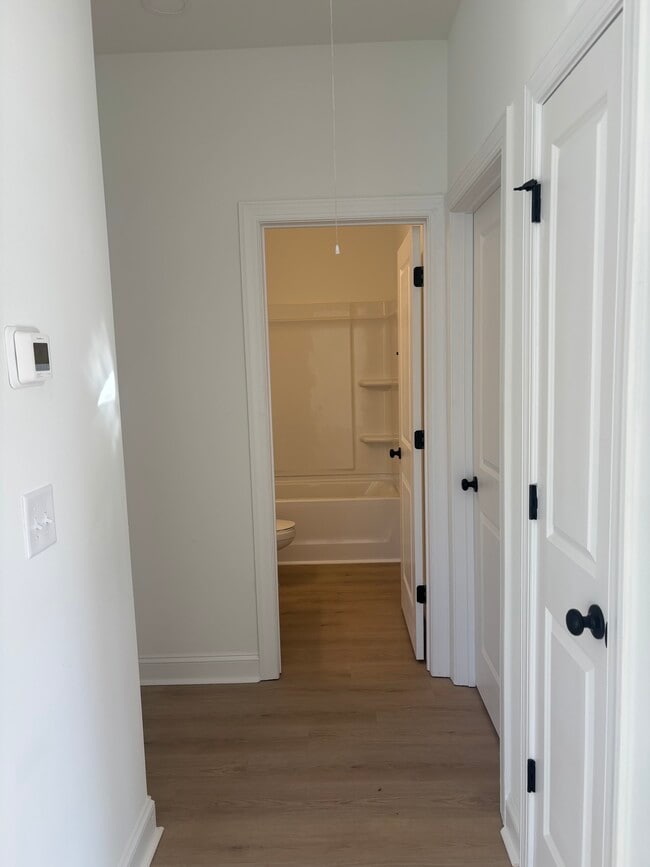 Foto del edificio - 1077 Gibson St