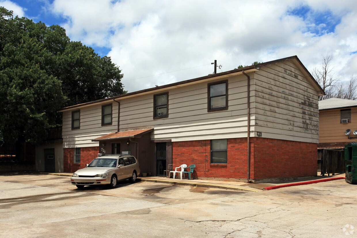 Foto principal - Royal Oaks Village