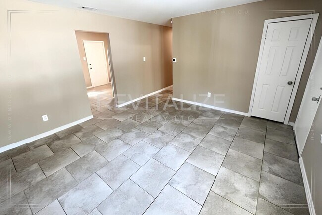 Building Photo - Beautiful 3 Bed/1 Bath Home in West Mobile!