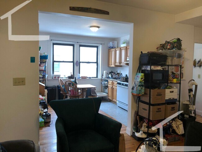 Building Photo - HOT BRIGHTON LISTING!!!!