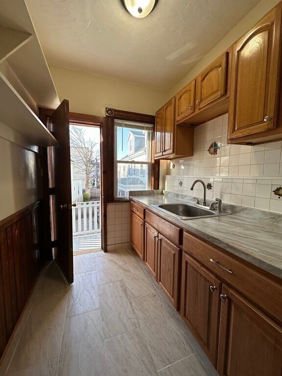 Foto principal - 55 Bakersfield St