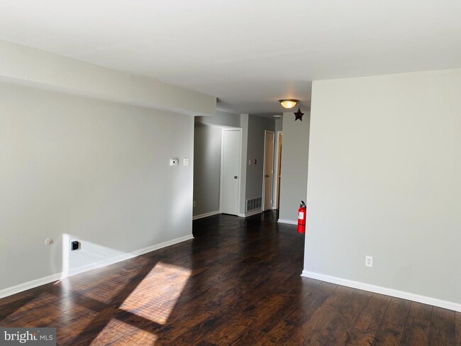 Building Photo - 611 Winding Way