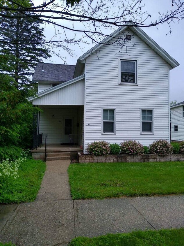 Primary Photo - 321 Ives Ave