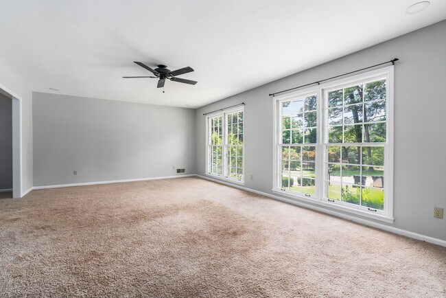 Foto del edificio - Home for Rent in Vestavia, Alabama, zoned ...