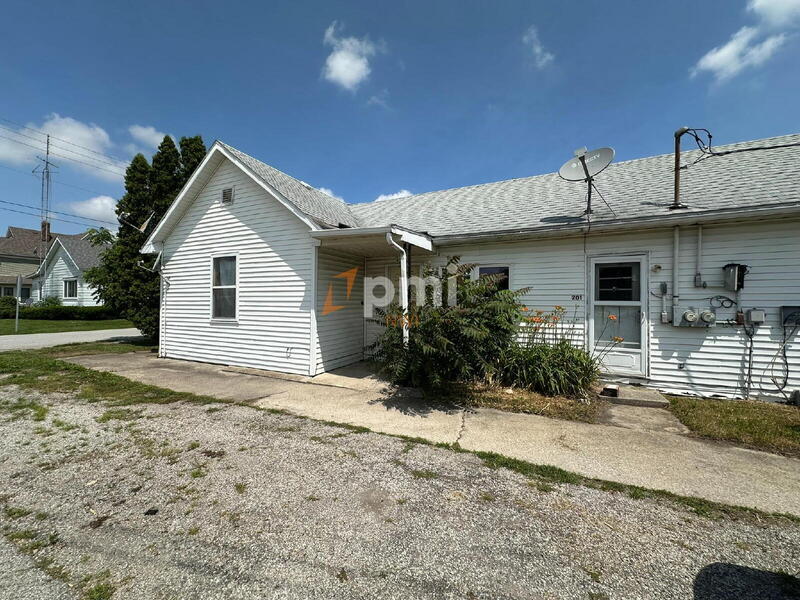 Primary Photo - 201 Railroad St