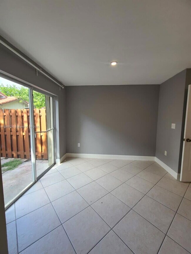 Building Photo - 305 NW 109th Ave