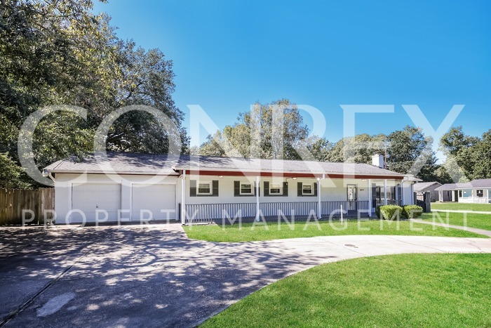 Primary Photo - Beautiful 3 bed ranch on a corner lot!