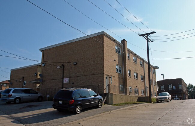 Building Photo - 6024-6028 S Archer Rd