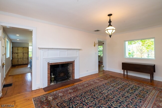 Building Photo - 132 Cider Mill Rd
