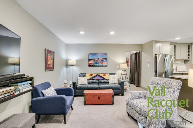 Foto del edificio - 4660 Racquet Club Dr