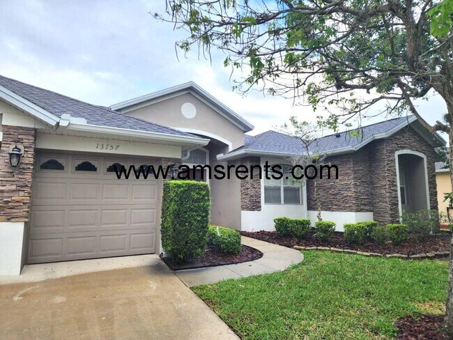 Building Photo - Spacious 5 bedroom home in Hunter Creek
