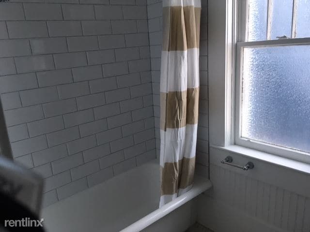 Building Photo - 1308 S De Soto Ave