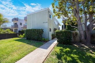Building Photo - 831 Opal St