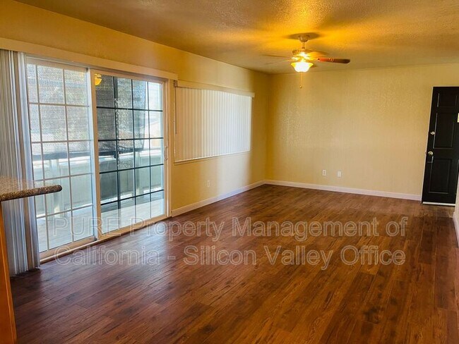 Building Photo - 4658 W Campbell Ave