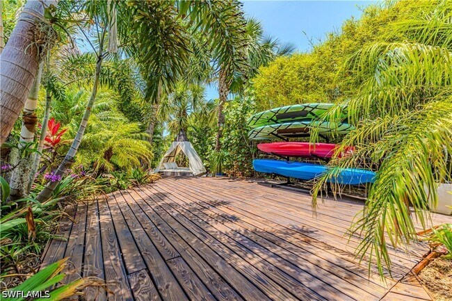 Foto del edificio - 27180 Williams Rd