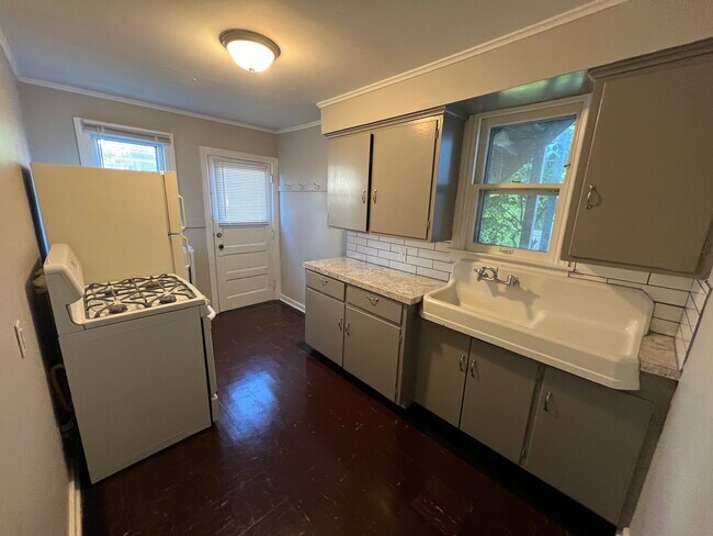 Foto del edificio - 221 Prospect Ave NE