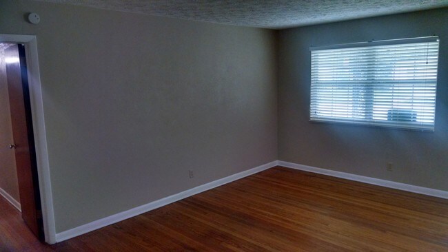 Building Photo - 3240 Fruitwood Ln