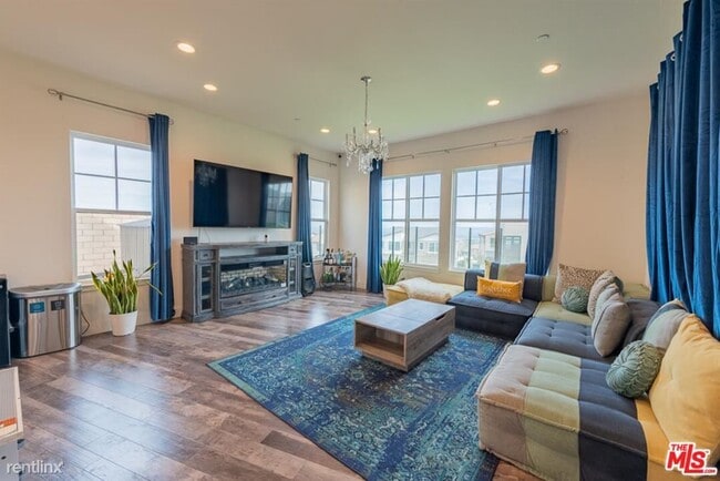 Building Photo - 5 br, 5.5 bath House - 21132 W Citylights Dr