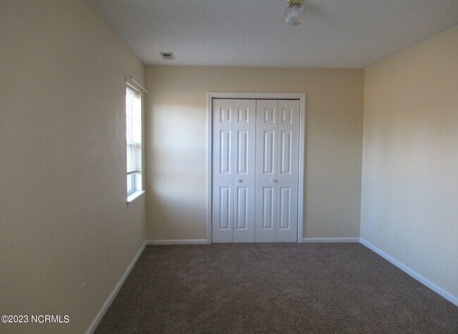 Building Photo - 506 Emily Loop