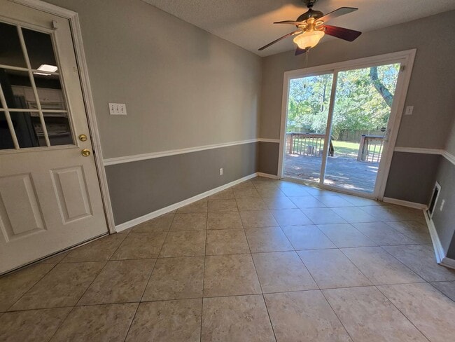 Building Photo - 1028 Kierre Dr