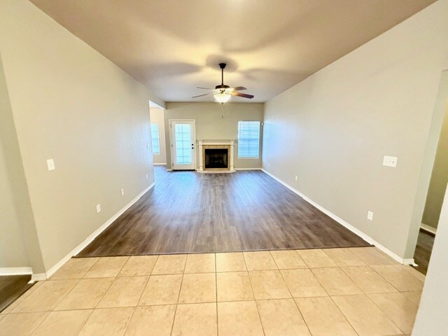 Building Photo - 2827 N Cassius Ln