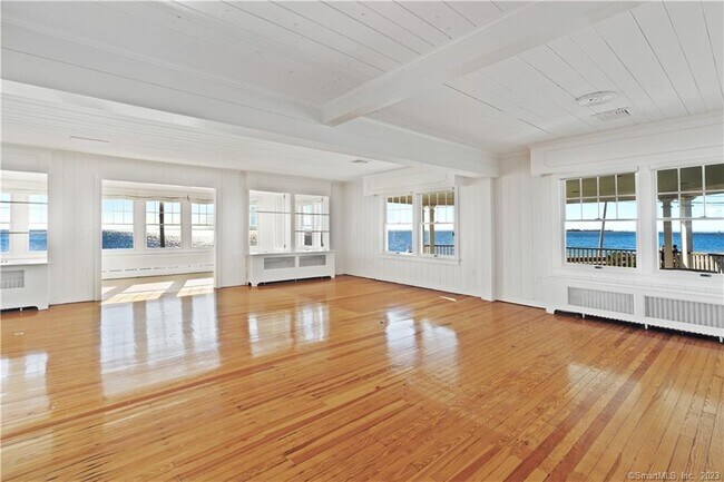 Foto del edificio - 23 Soundview Dr