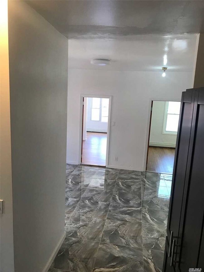 Building Photo - 37-12-37101 101st St