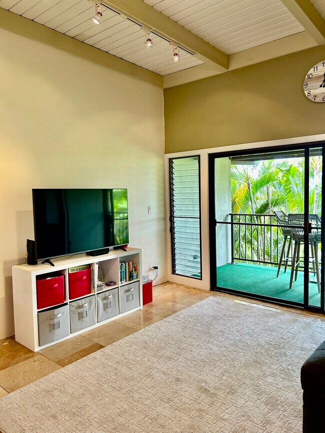 Building Photo - 3788 Lower Honoapiilani Rd