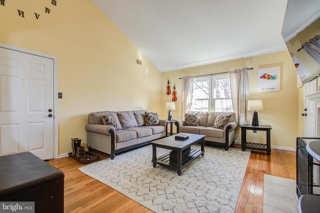 Primary Photo - 13056 Shadyside Ln