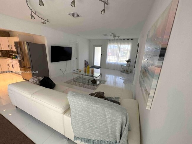 Foto del edificio - 21230 NE 24th Ct