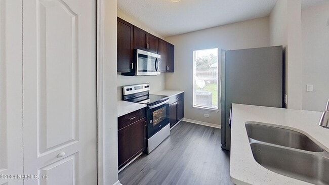 Building Photo - 11859 Lake Bend Cir