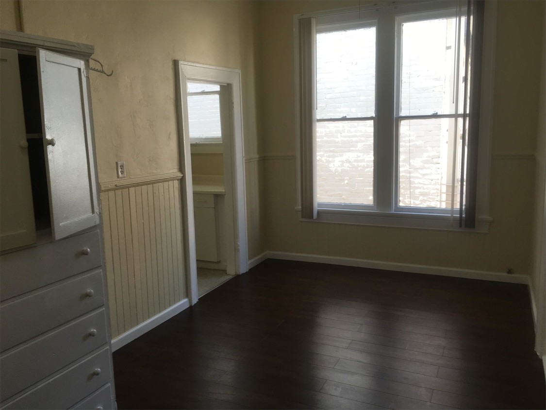 Primary Photo - 742 Market St
