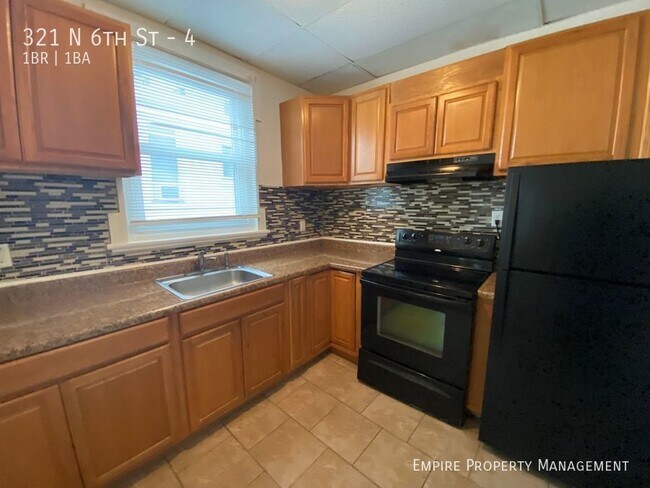 Foto del edificio - 2nd Floor: 1 Bedroom / 1 Bathroom Apartmen...