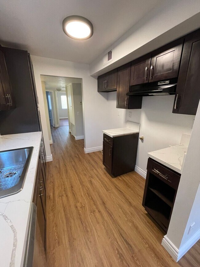 Foto del edificio - 13825 Beaver St