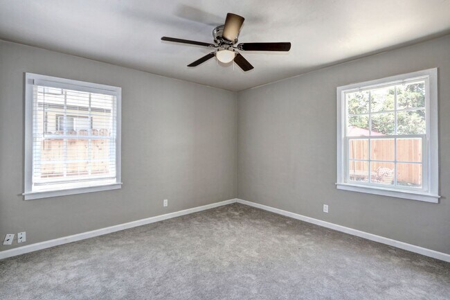 Foto del edificio - 5400-5402 Folsom Blvd