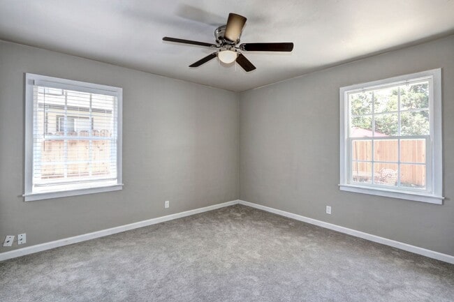 Building Photo - 5400-5402 Folsom Blvd