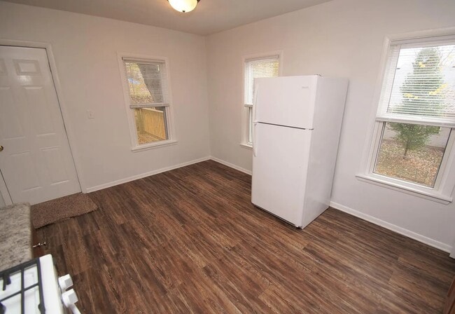 Building Photo - 18 Riverview Ln