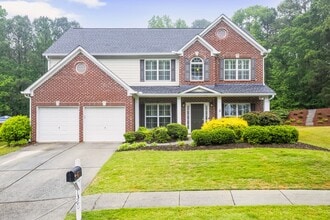 Building Photo - 1360 Silvergate Dr