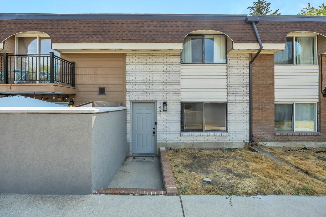 Primary Photo - 1431 Arthur Dr
