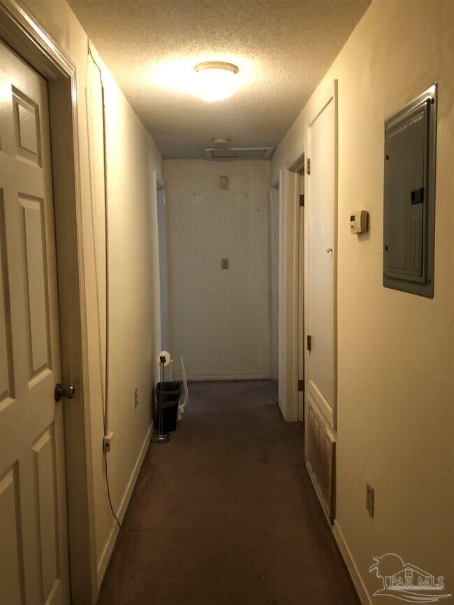 Foto del edificio - 81 W Pond St