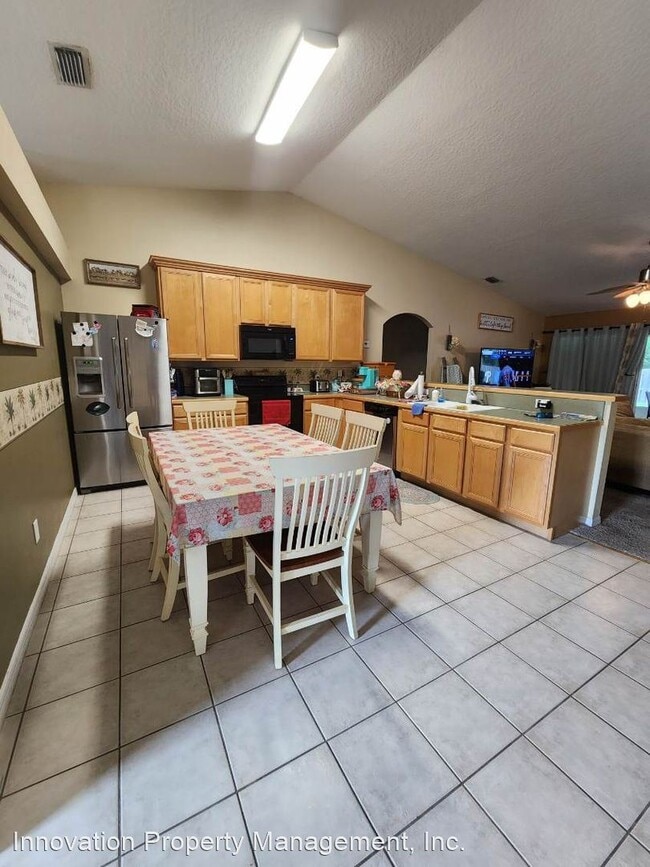 Building Photo - 4 br, 2 bath House - 1355 Hill Ave