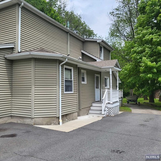 Foto del edificio - 45 Blakely Ln