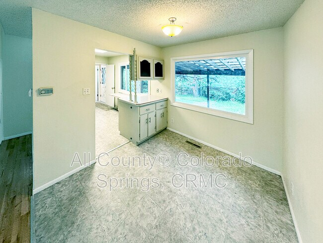 Foto del edificio - 2122 Meyers Ave