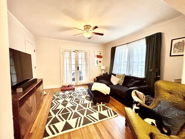 Foto del edificio - 5106 Baltimore Ave