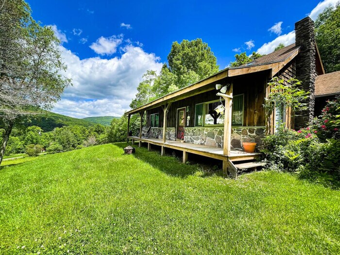 Primary Photo - Rustic Log Cabin Perfect for Cozy Getaways